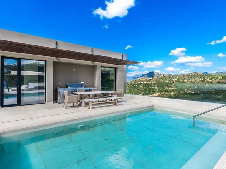 Villa for Sale in Los Arqueros, Marbella Area 6