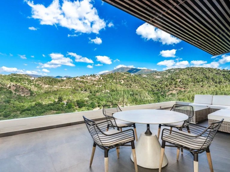 Villa for Sale in Los Arqueros, Marbella Area 17