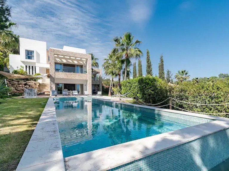 Villa for Sale in Benahavís, Marbella Area 1