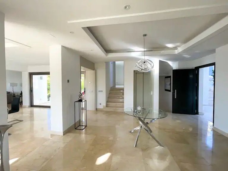 Villa for Sale in Benahavís, Marbella Area 9
