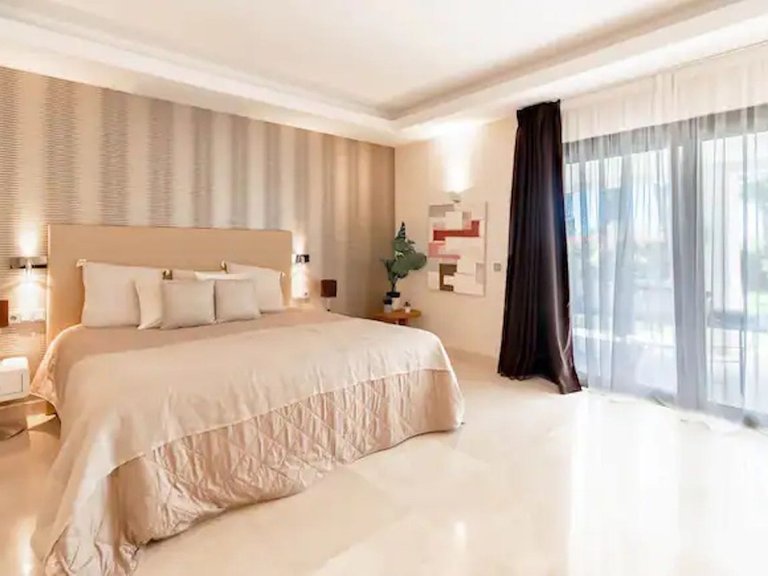 Villa for Sale in Benahavís, Marbella Area 14