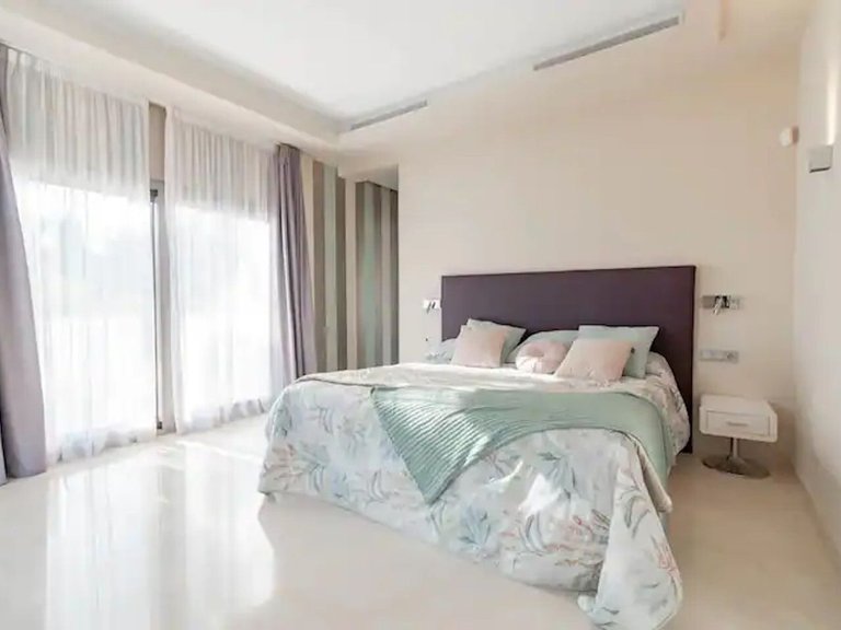 Villa for Sale in Benahavís, Marbella Area 17