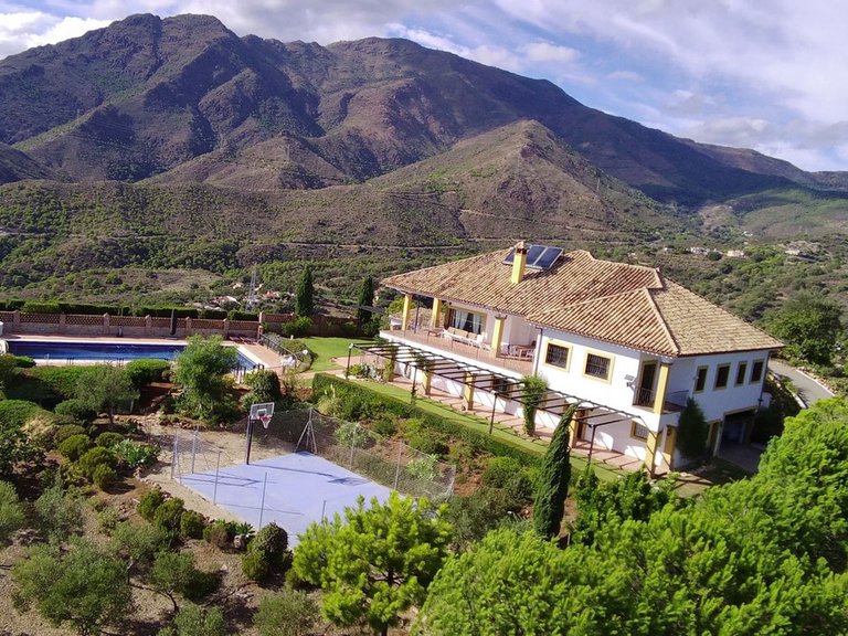 Villa for Sale in Estepona, Marbella Area 2
