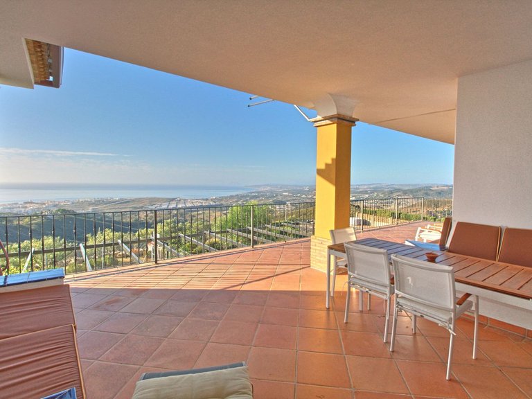 Villa for Sale in Estepona, Marbella Area 3
