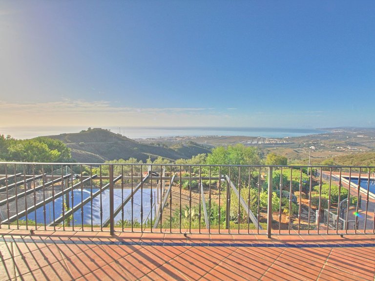 Villa for Sale in Estepona, Marbella Area 12