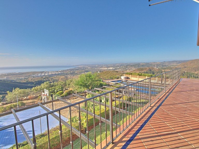 Villa for Sale in Estepona, Marbella Area 13