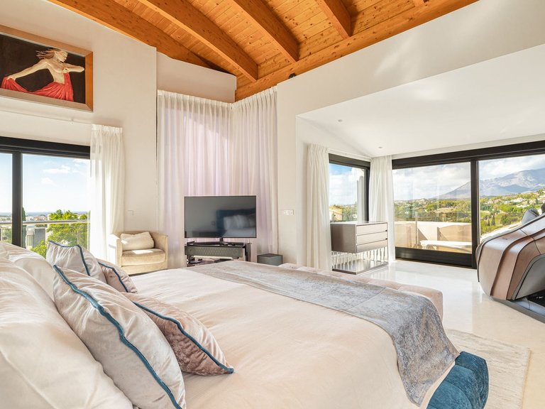 Villa for Sale in Benahavís, Marbella Area 9