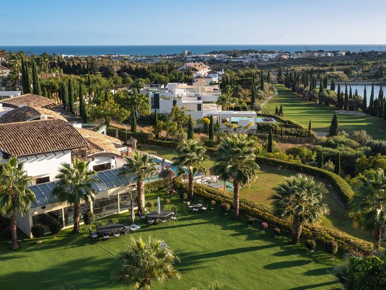 Villa for Sale in Benahavís, Marbella Area 10