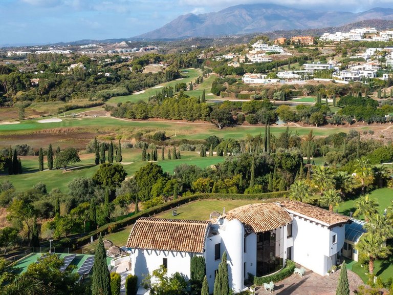 Villa for Sale in Benahavís, Marbella Area 16