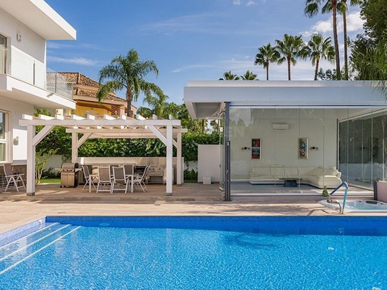 Villa for Sale in Nueva Andalucía, Marbella Area 3