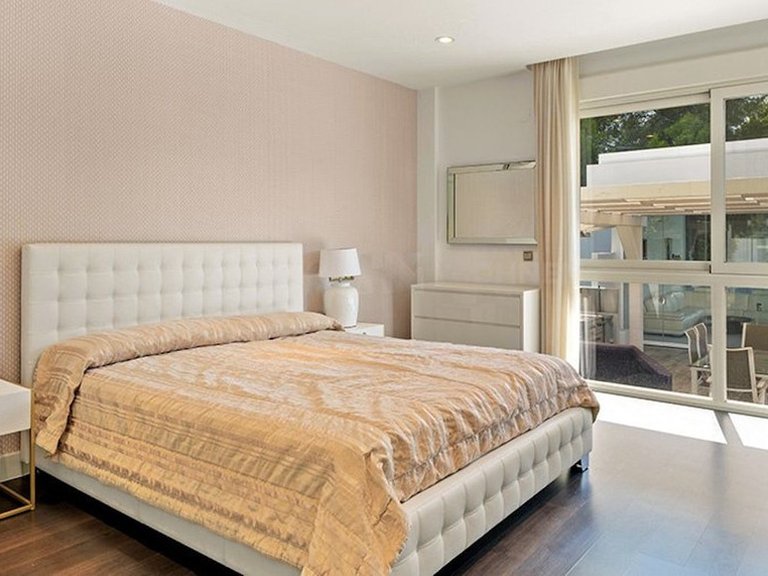 Villa for Sale in Nueva Andalucía, Marbella Area 11