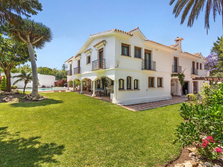 Villa for Sale in Guadalmina Baja, Marbella Area 3
