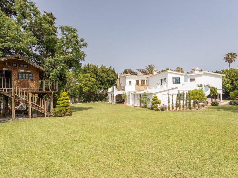 Villa for Sale in Guadalmina Baja, Marbella Area 4