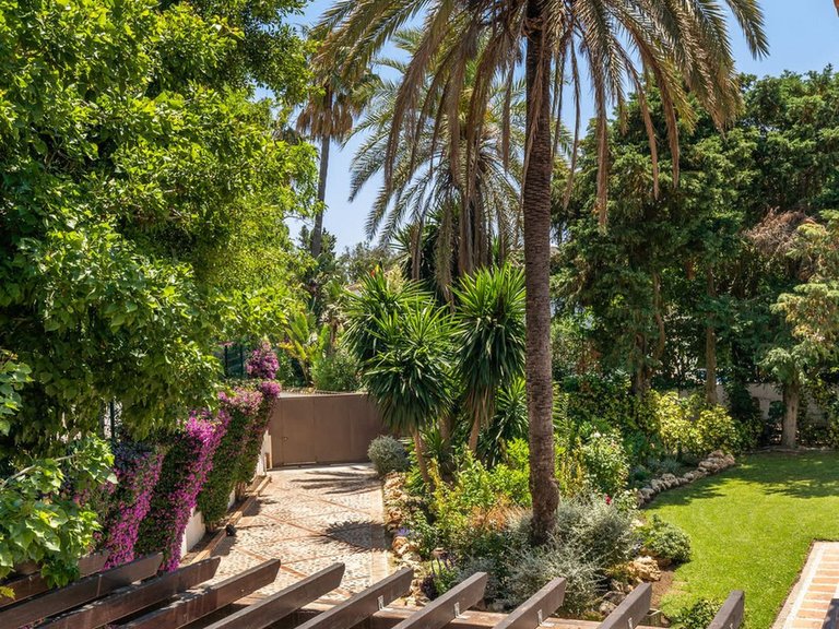 Villa for Sale in Guadalmina Baja, Marbella Area 10