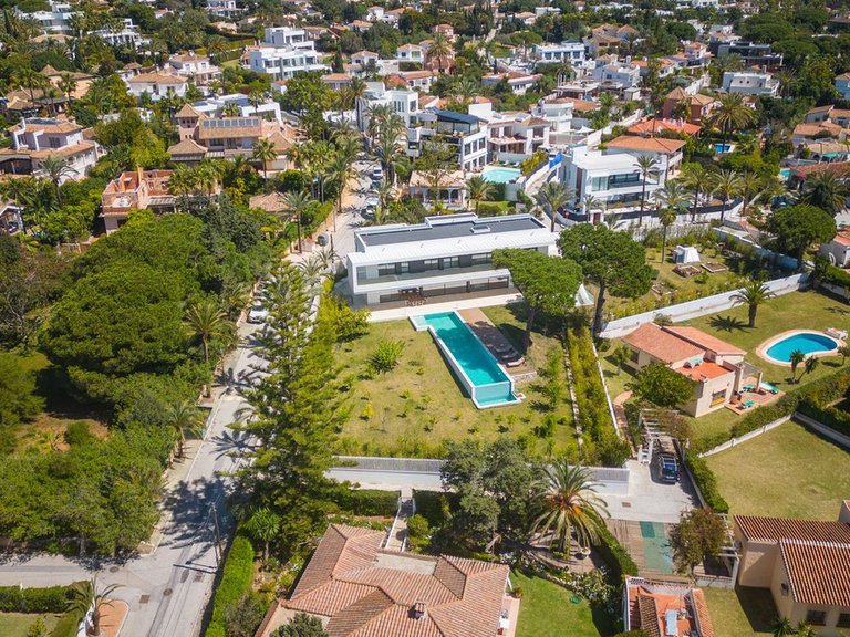Villa for Sale in Marbesa, Marbella Area 20