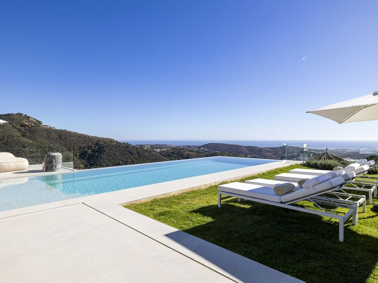 Villa for Sale in Benahavís, Marbella Area 4