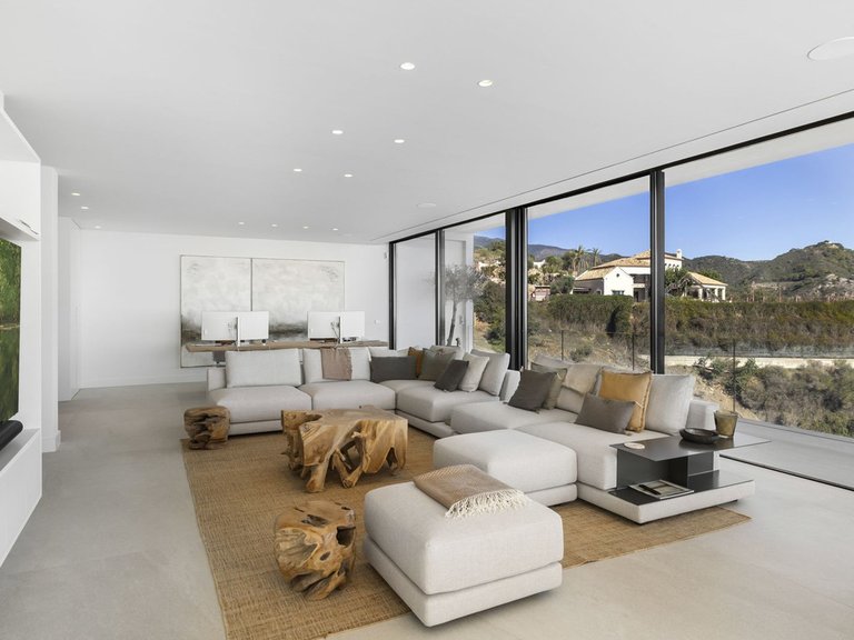 Villa for Sale in Benahavís, Marbella Area 19