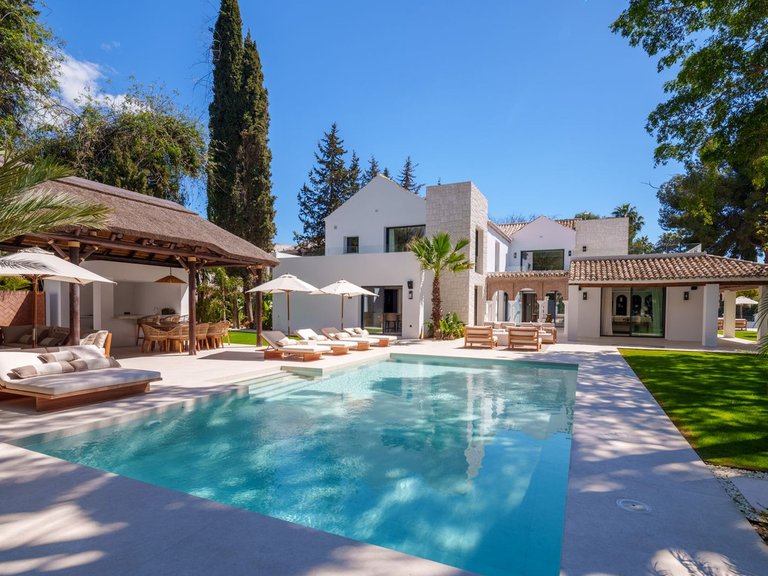Villa for Sale in Nueva Andalucía, Marbella Area 1