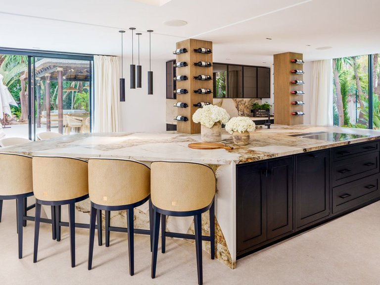Villa for Sale in Nueva Andalucía, Marbella Area 9