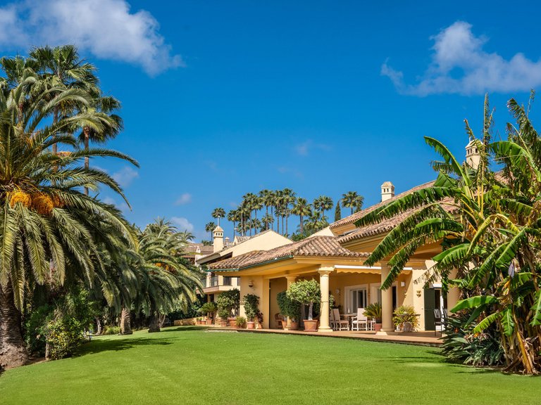 Villa for Sale in Sotogrande Alto, Marbella Area 5