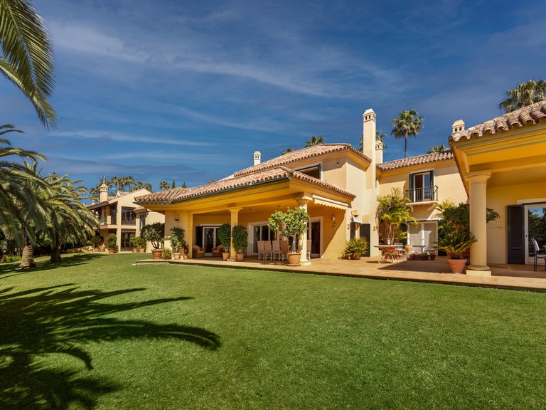 Villa for Sale in Sotogrande Alto, Marbella Area 17