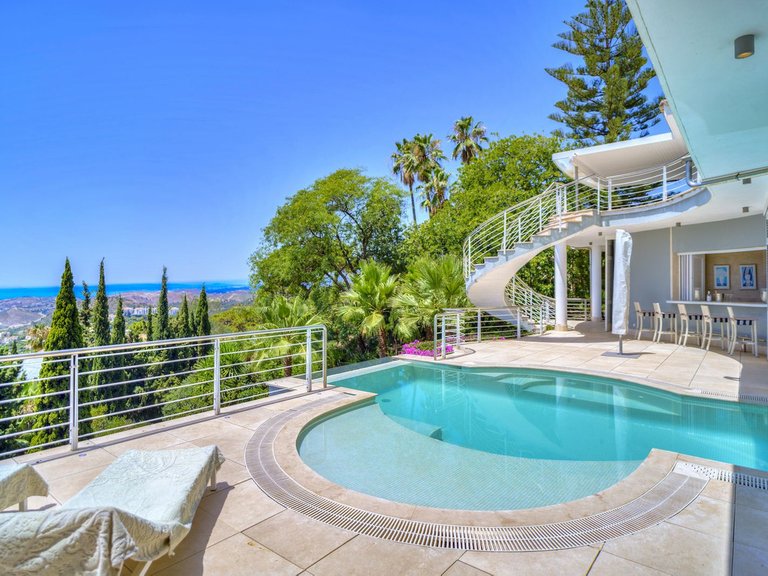 Villa for Sale in El Madroñal, Marbella Area 3