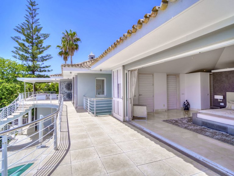 Villa for Sale in El Madroñal, Marbella Area 14