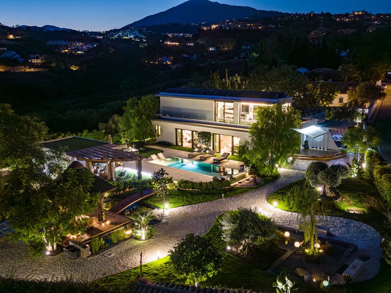 Villa for Sale in Benahavís, Marbella Area 1