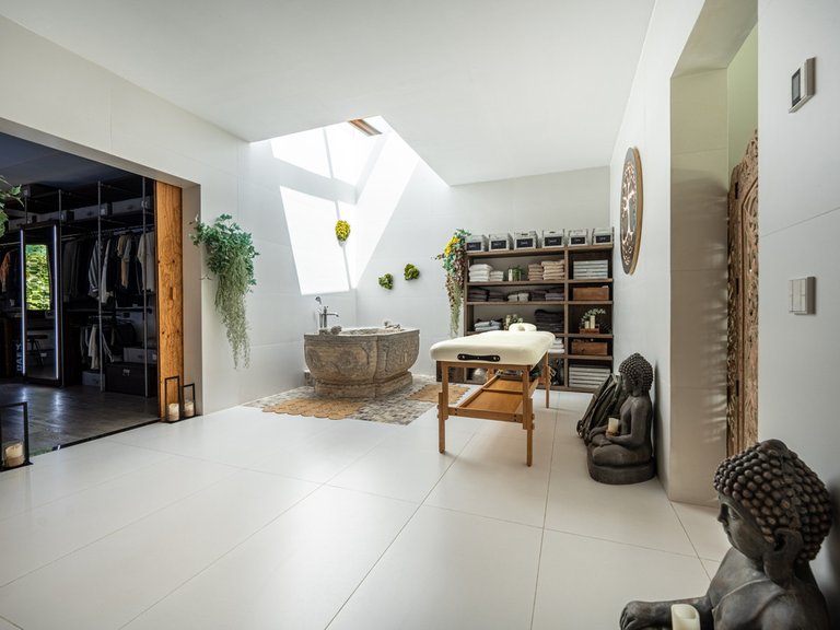 Villa for Sale in Benahavís, Marbella Area 10