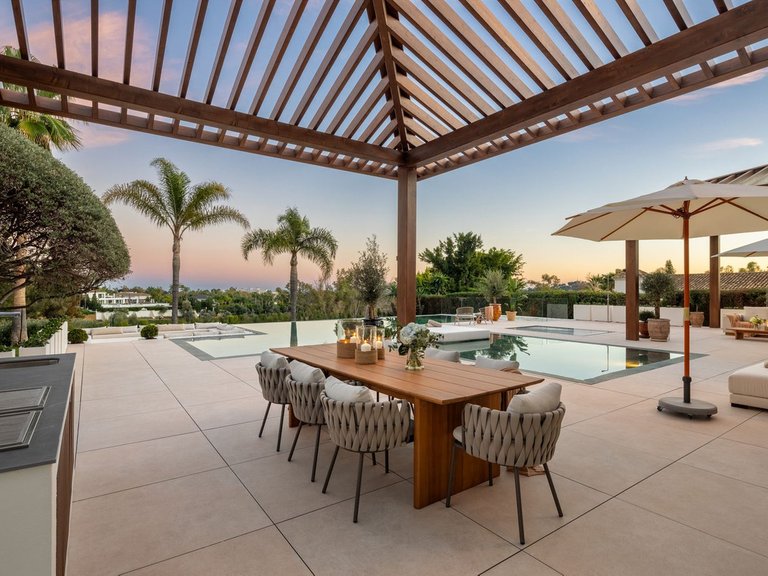 Villa for Sale in Nueva Andalucía, Marbella Area 2