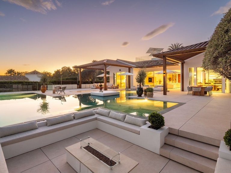 Villa for Sale in Nueva Andalucía, Marbella Area 3