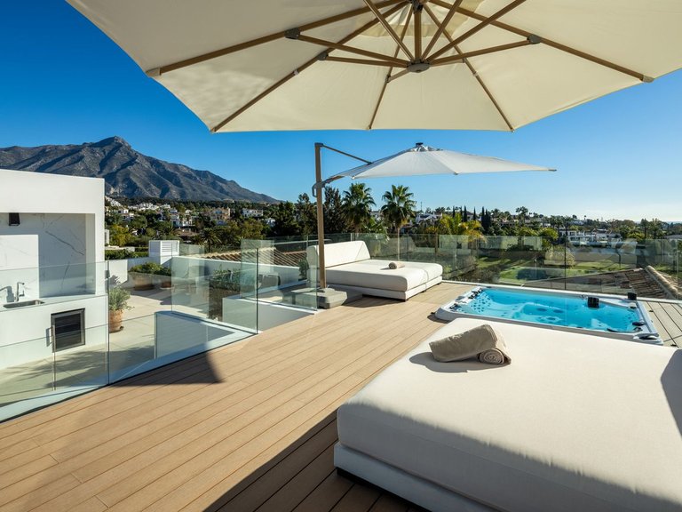 Villa for Sale in Nueva Andalucía, Marbella Area 5