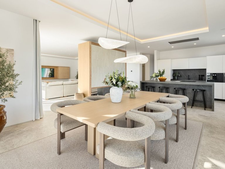 Villa for Sale in Nueva Andalucía, Marbella Area 11