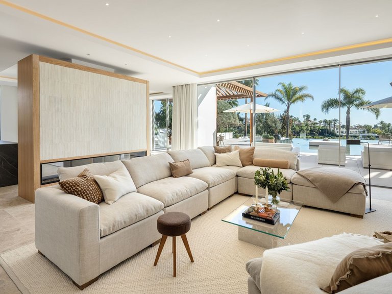 Villa for Sale in Nueva Andalucía, Marbella Area 14