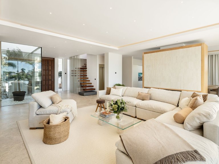 Villa for Sale in Nueva Andalucía, Marbella Area 15