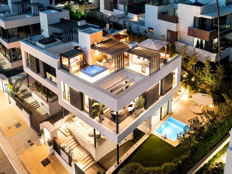Villa for Sale in Sierra Blanca, Marbella Area 1