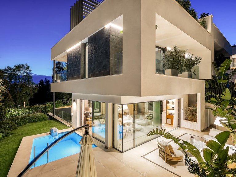 Villa for Sale in Sierra Blanca, Marbella Area 5