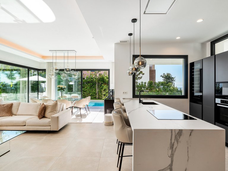 Villa for Sale in Sierra Blanca, Marbella Area 6