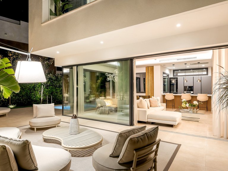 Villa for Sale in Sierra Blanca, Marbella Area 11