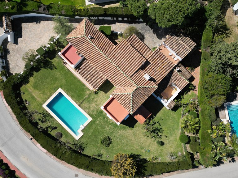 Villa for Sale in Nueva Andalucía, Marbella Area 2
