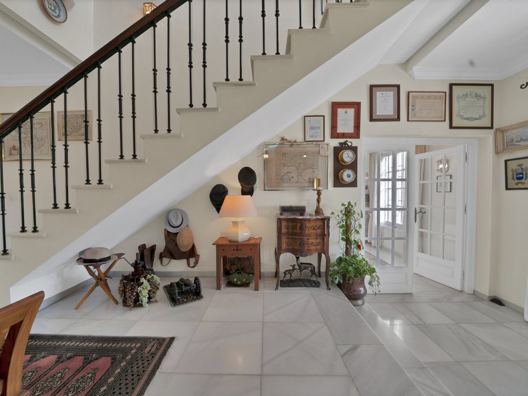 Villa for Sale in Nueva Andalucía, Marbella Area 5