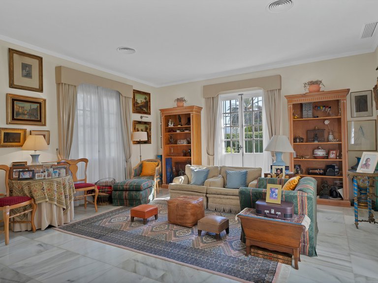 Villa for Sale in Nueva Andalucía, Marbella Area 8