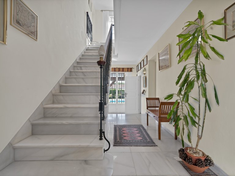 Villa for Sale in Nueva Andalucía, Marbella Area 14