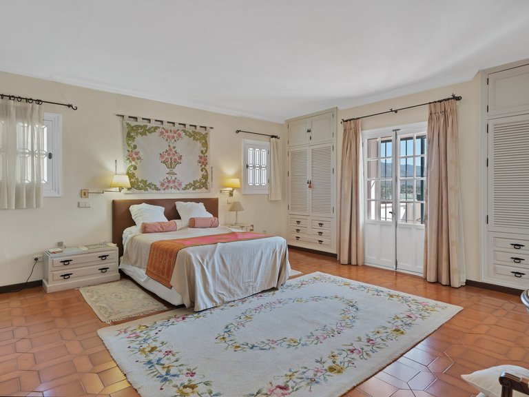 Villa for Sale in Nueva Andalucía, Marbella Area 17