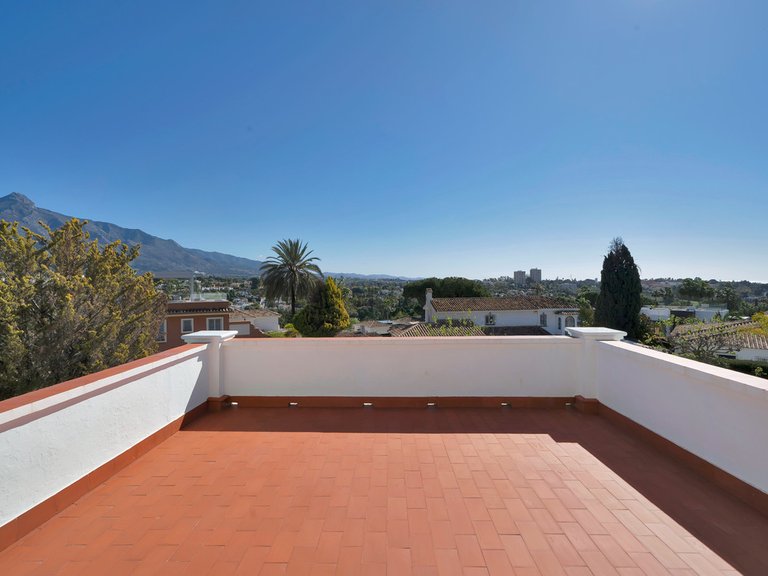 Villa for Sale in Nueva Andalucía, Marbella Area 18