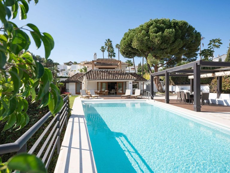 Villa for Sale in Nueva Andalucía, Marbella Area 2