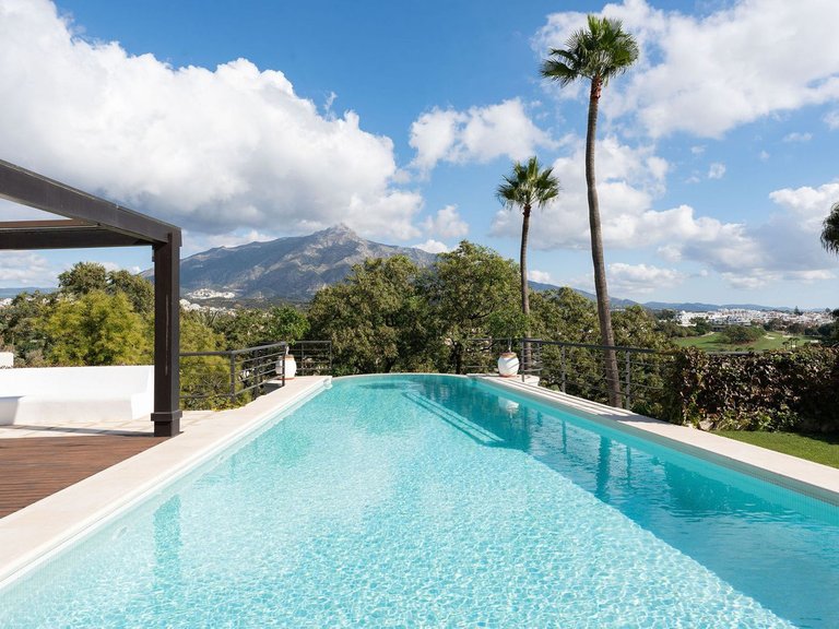 Villa for Sale in Nueva Andalucía, Marbella Area 5