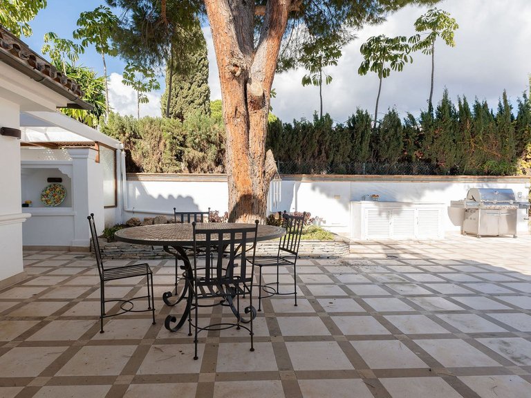 Villa for Sale in Nueva Andalucía, Marbella Area 6