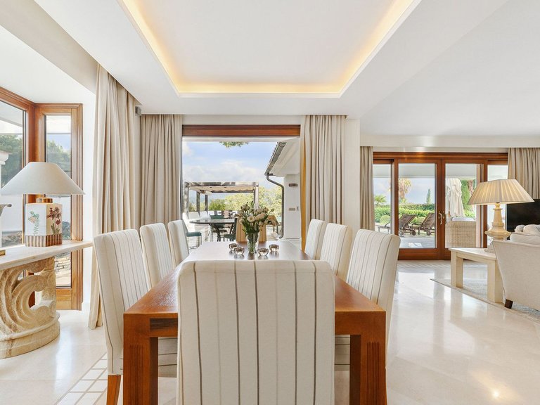Villa for Sale in Nueva Andalucía, Marbella Area 11