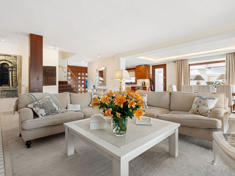 Villa for Sale in Nueva Andalucía, Marbella Area 12
